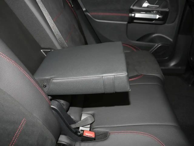 Mercedes-Benz GLB 180 AMG Line GLB 180 d