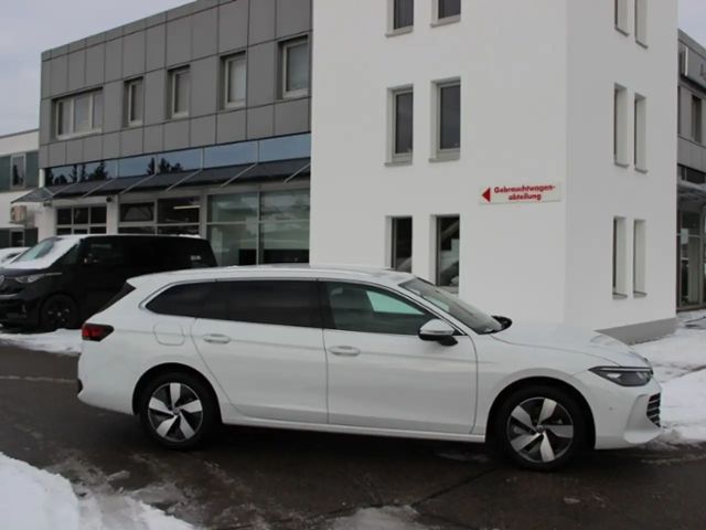 Volkswagen Passat 1.5 eTSI Business DSG Variant