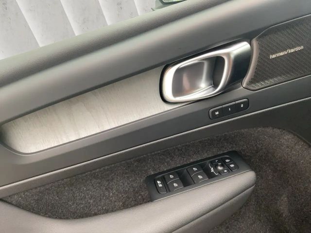 Volvo XC40 Dark Plus