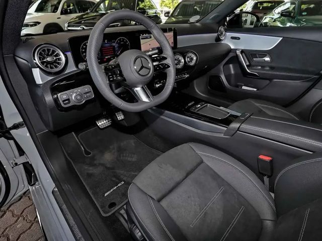 Mercedes-Benz A 200 AMG Line