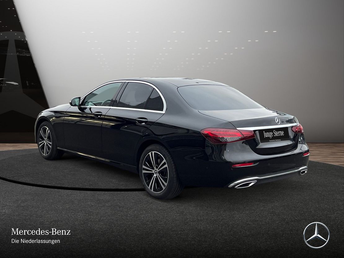 Mercedes-Benz E 200 4MATIC Sedan