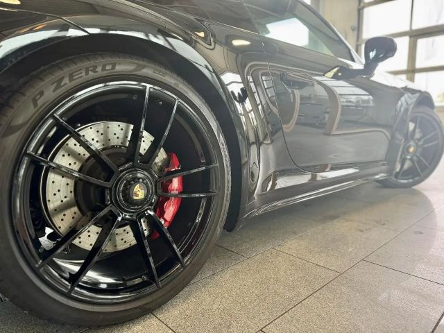 Porsche 992 Carrera Coupé GTS