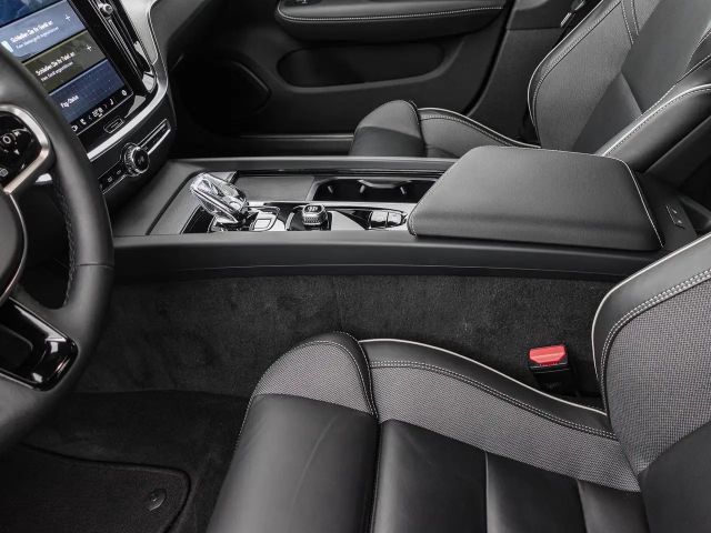 Volvo V60 Cross Country AWD Plus