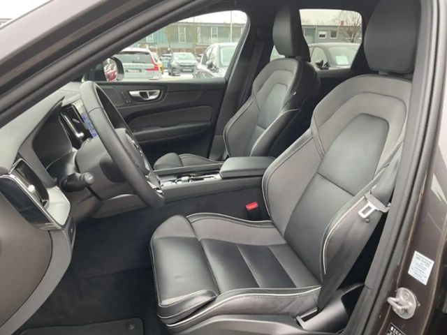 Volvo XC60 Dark Plus