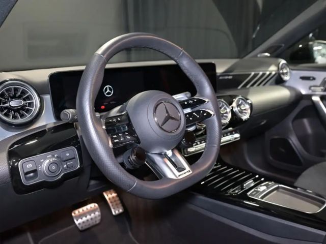Mercedes-Benz A 35 AMG 4MATIC AMG Line