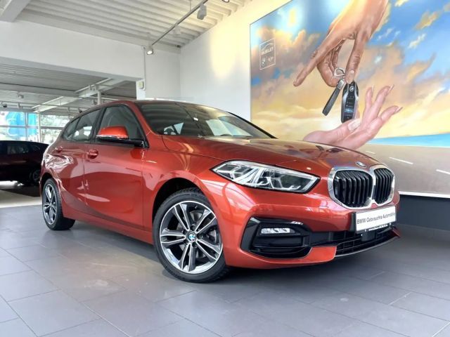 BMW 118 118i Sedan Sport Line