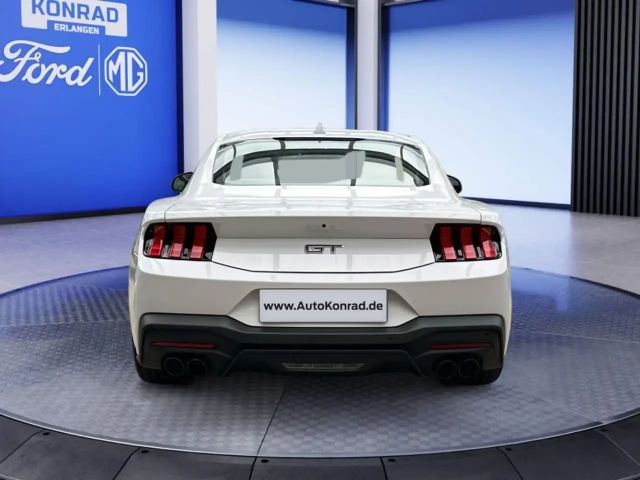 Ford Mustang Fastback GT 5.0 V8