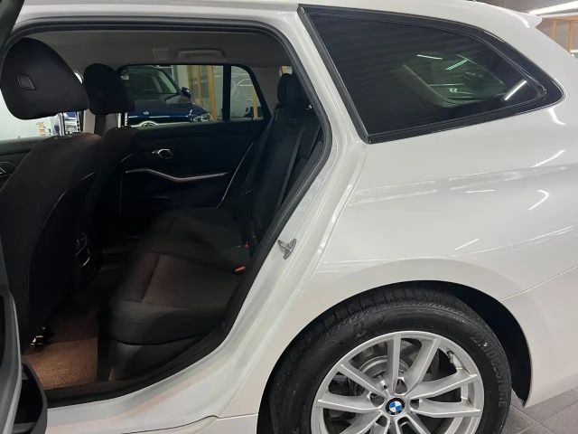 BMW 320 320d Touring xDrive