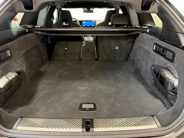 BMW M5 Touring,FrozenMatt,AHK,Panorama,B&W,Leasing,neu