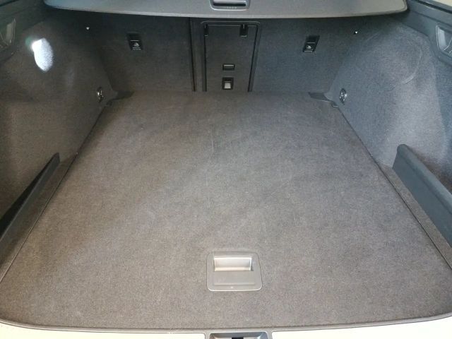 Volkswagen Passat 1.5 eTSI Business DSG