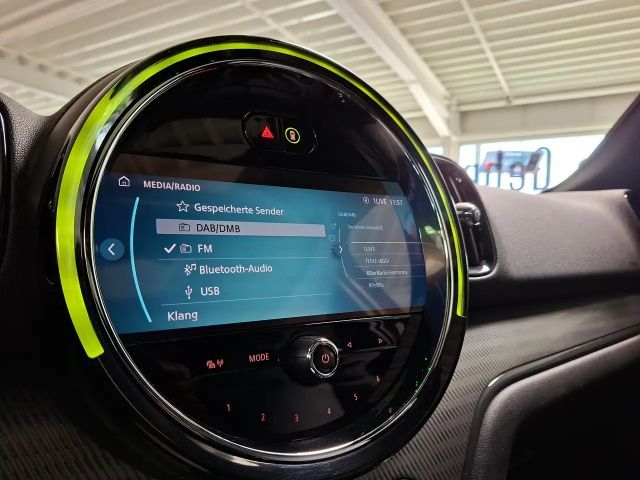 MINI Cooper Countryman Aut. Navi PanoDach E-Sitze-Leder HuD Yours Trim