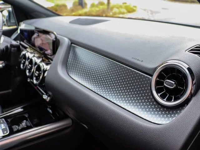 Mercedes-Benz B 200 Progressive Sedan