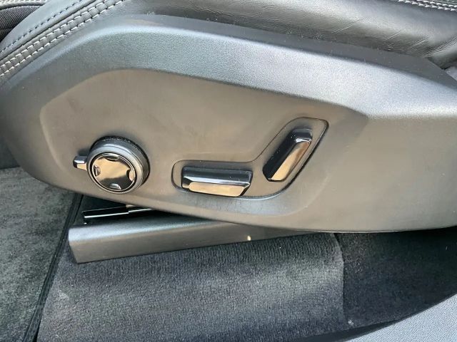 Volvo XC90 AWD Dark Plus Recharge