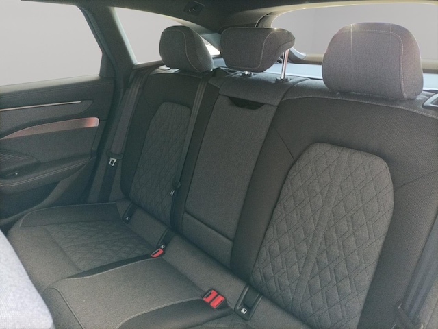 Audi A6 Avant Quattro S-Tronic