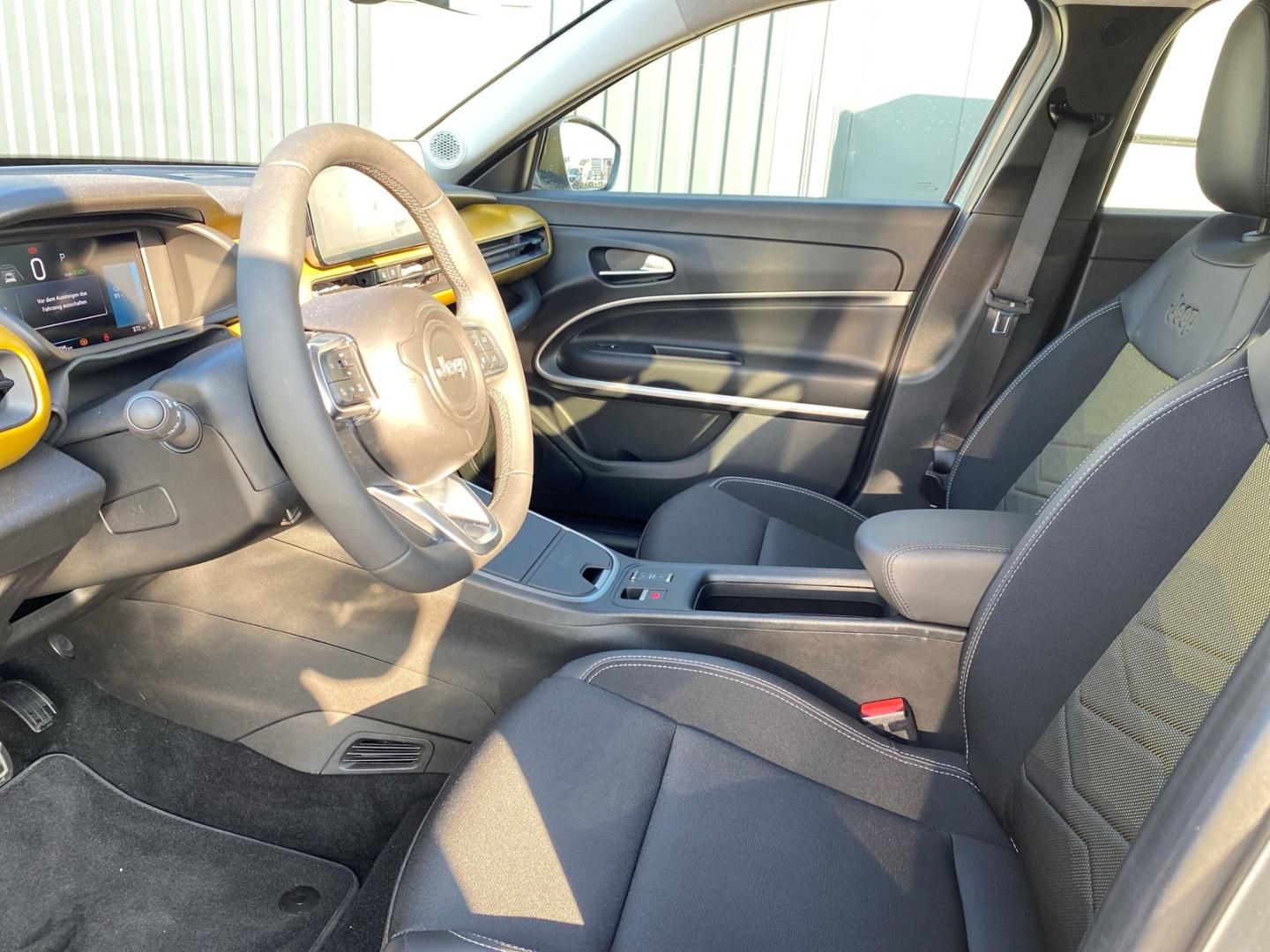 Jeep Avenger Full-Electric Summit