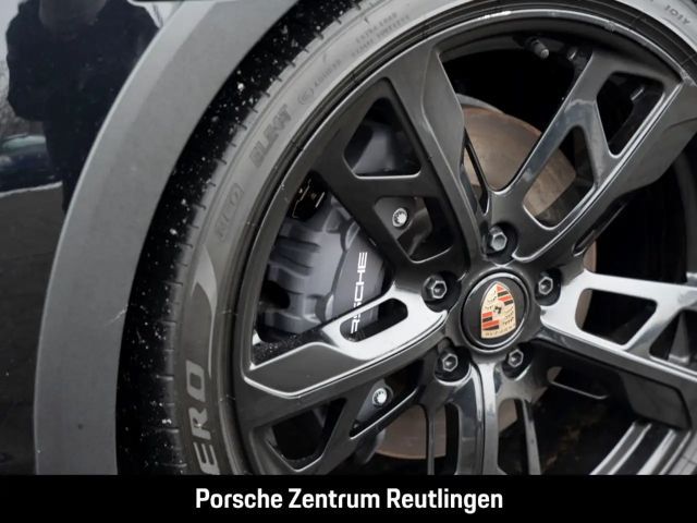Porsche Taycan 4 Cross Turismo