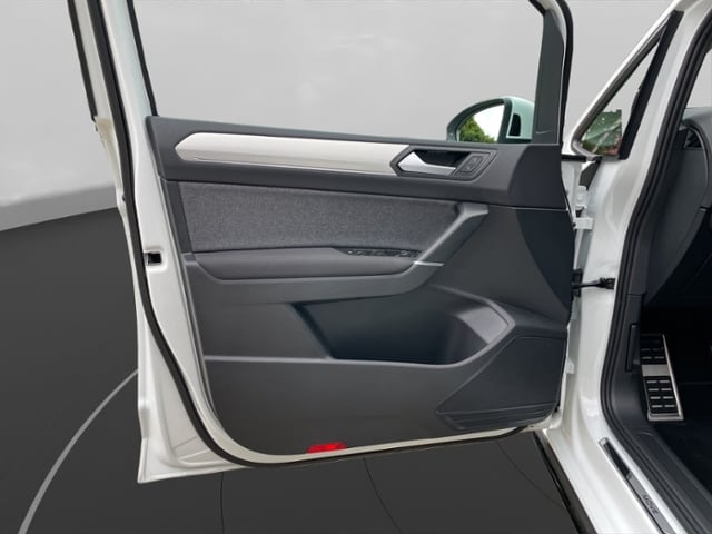 Volkswagen Touran 1.5 TSI R-Line