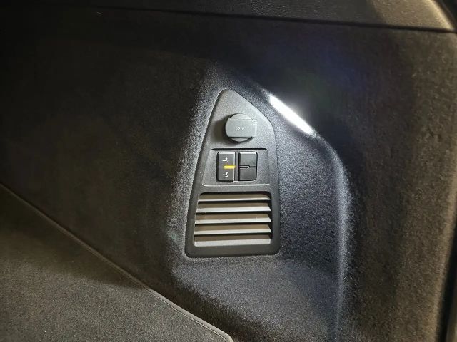 Volkswagen Touareg 4Motion R-Line Style