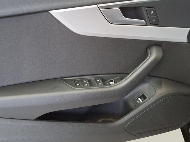 Audi A4 30 TDI S-Tronic Sedan