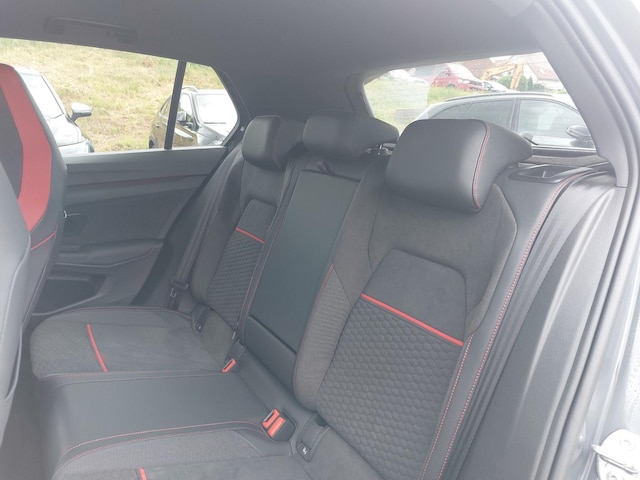 Volkswagen Golf 2.0 TSI DSG