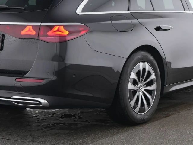Mercedes-Benz E 220 AVANTGARDE