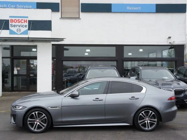 Jaguar XE AWD R-Dynamic SE