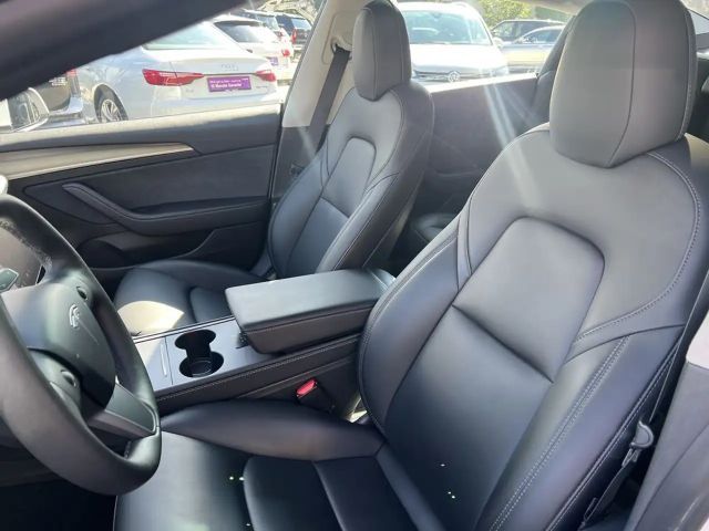Tesla Model 3 RWD