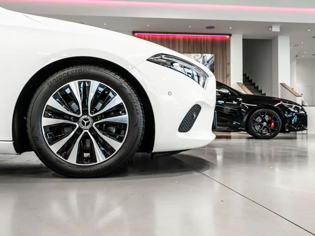 Mercedes-Benz A 180 A 180 d Style