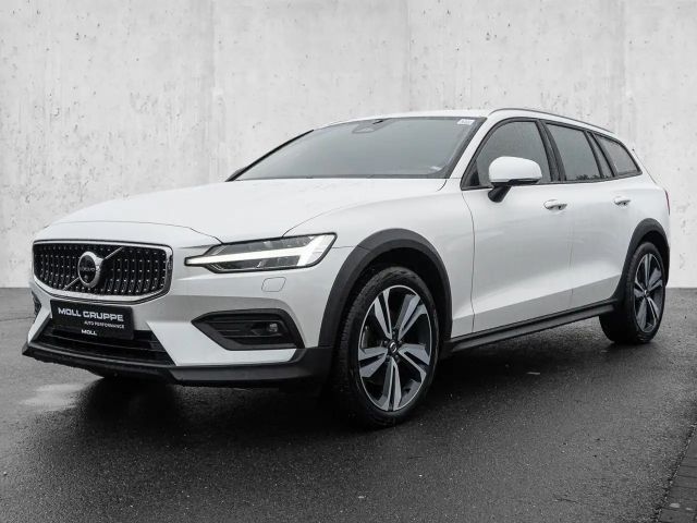 Volvo V60 Cross Country AWD Plus