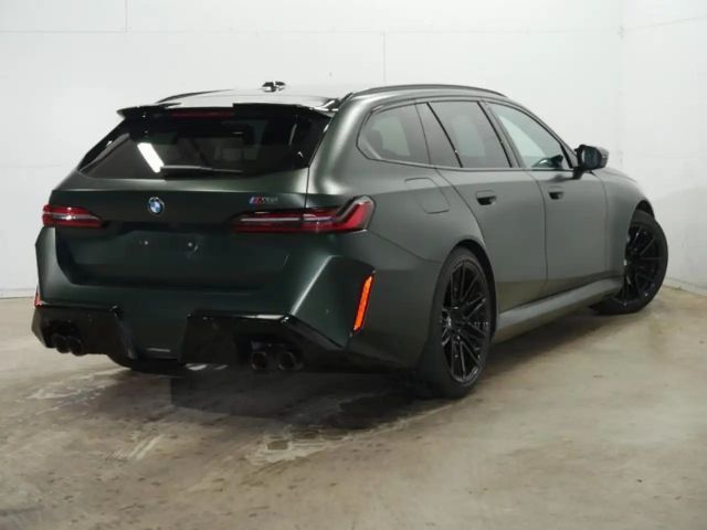 BMW M5 FROZEN DEEP GREEN - UNIEK - 40 GRAM CO2