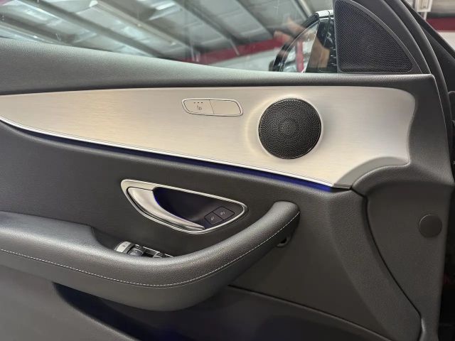 Mercedes-Benz E 300 AMG Line E 300 de