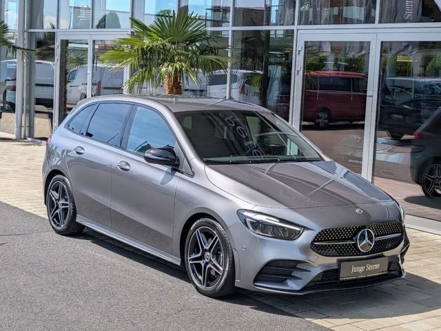 Mercedes-Benz B 180 AMG Line Sedan