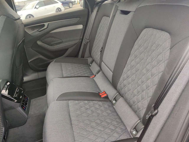 Audi A6 Avant Quattro S-Tronic