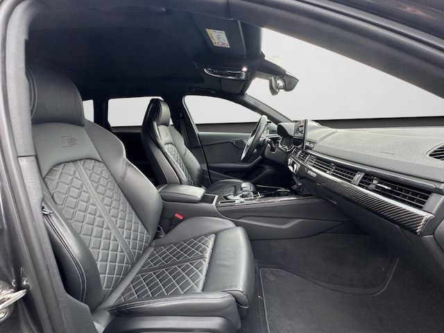 Audi S4 Avant Quattro