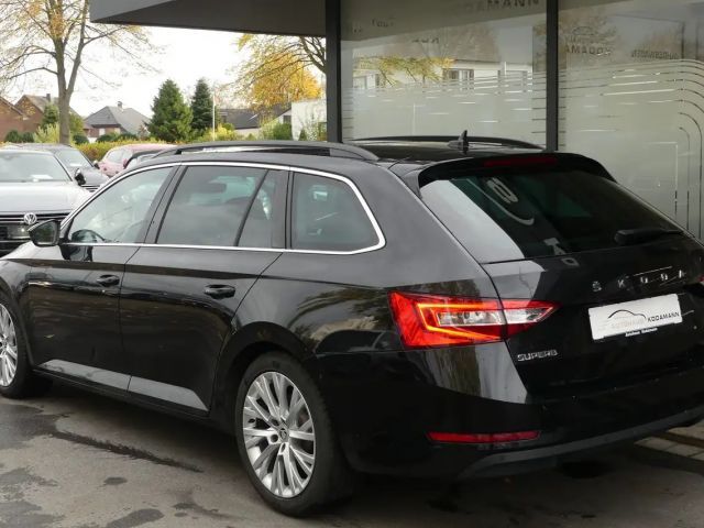 Skoda Superb *Memory Sitz*Vollleder*Panoramadach*AHK*