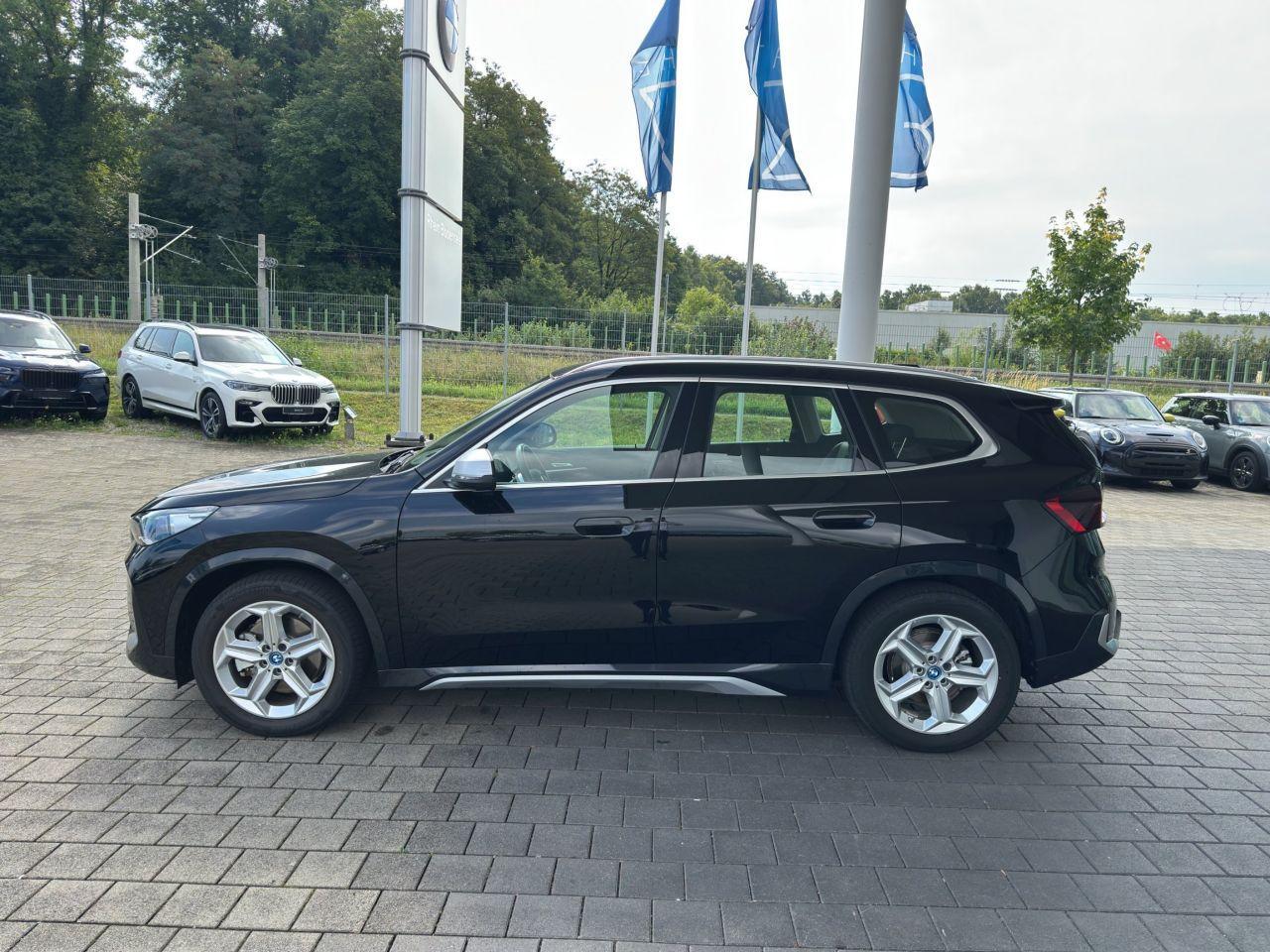 BMW iX1 xDrive30