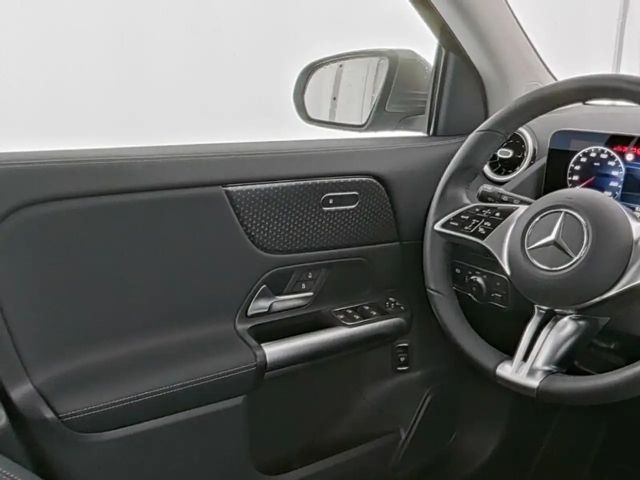 Mercedes-Benz GLA 180 GLA 180 AHK*VOLL-DIGGI-DISPLAY*VERKEHRSZEICHENAS