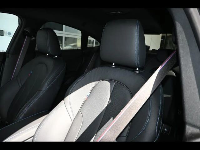 BMW 235 Sedan xDrive