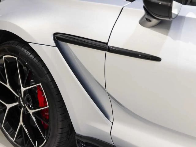 Aston Martin DBX 707 -Lightning Silver-