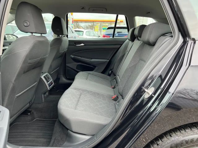 Volkswagen Golf Life Variant