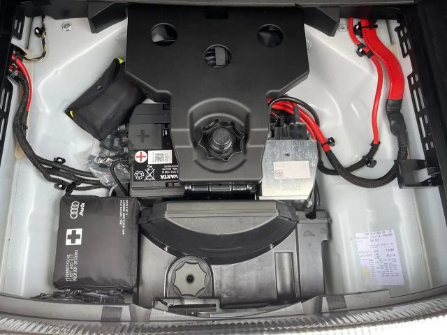 Audi A4 40 TDI Avant S-Line