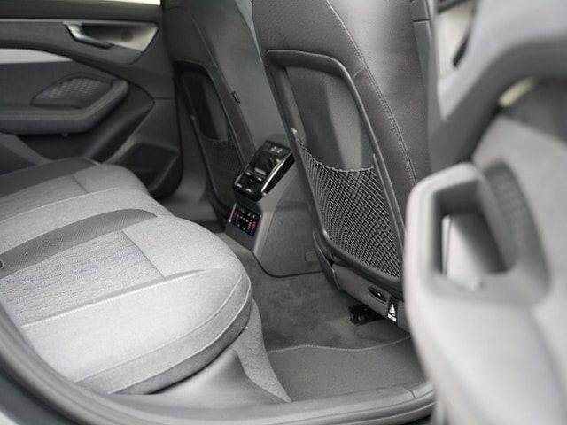 Audi A6 Avant Quattro S-Tronic