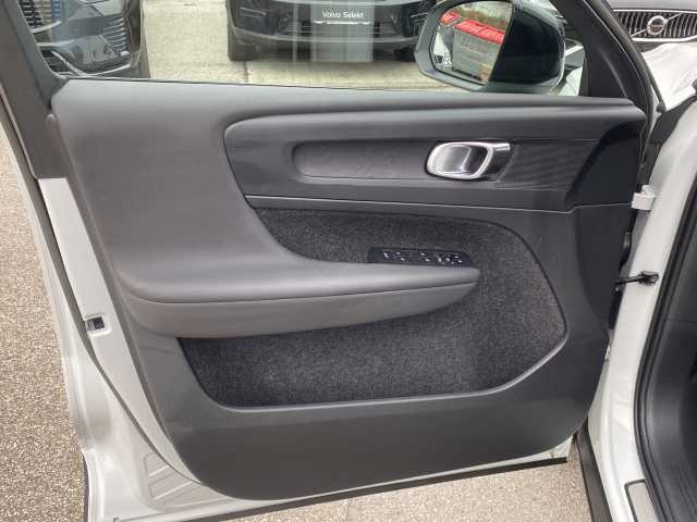 Volvo XC40 XC40 Navi LED Klima Standhzg Einparkhilfe el. Fenster