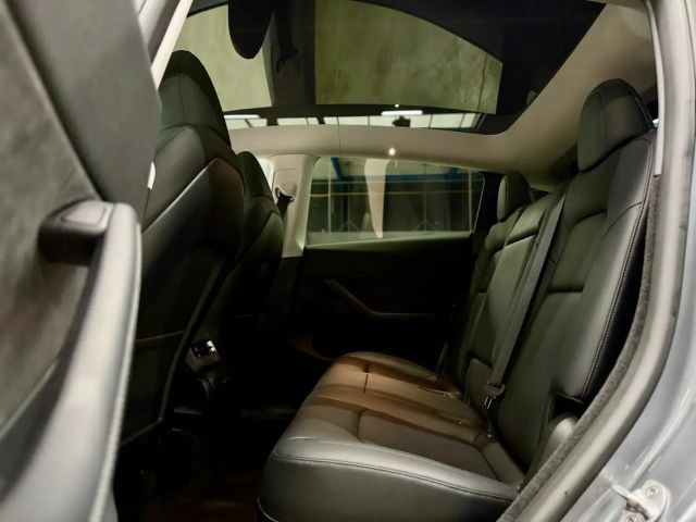 Tesla Model Y AWD Long Range