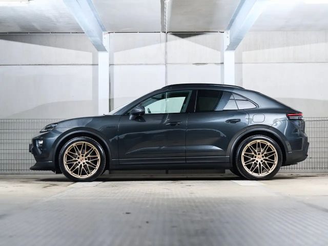 Porsche Macan 4