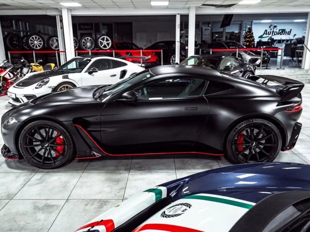 Aston Martin Vantage *Q Paint*Black Beast*Carbon*1/333*New