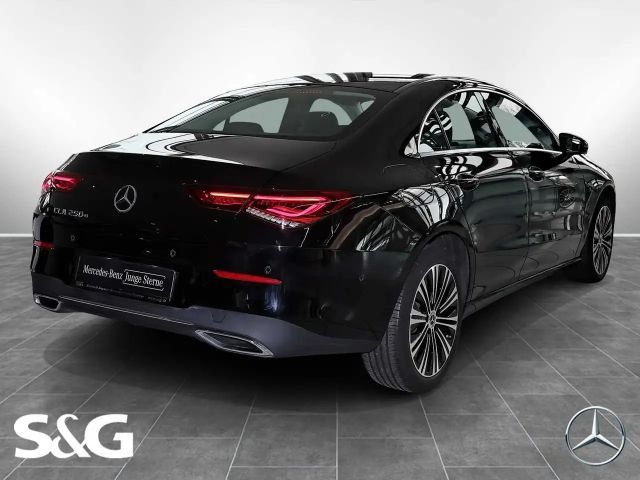 Mercedes-Benz CLA 250 CLA 250 e Coupé