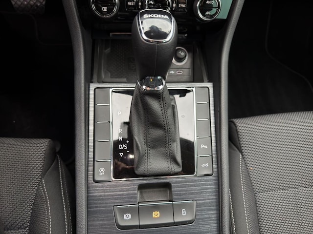 Skoda Superb 2.0 TDI Combi Style Style