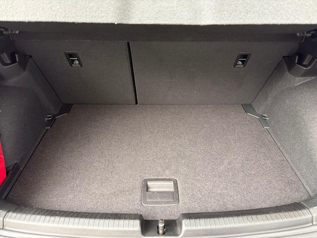 Volkswagen Polo 1.0 TSI DSG R-Line