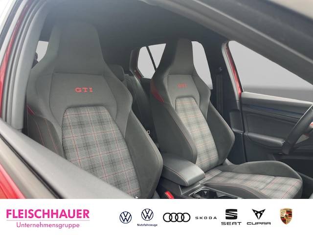 Volkswagen Golf 2.0 TSI Business Golf VIII